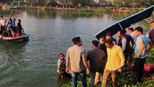 हरणी झील में नाव पलटने से दो शिक्षक और 12 छात्रों की मौत