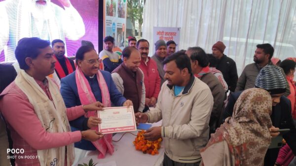  सुल्तानपुर और जगजीतपुर  में आयोजित हुई विकसित भारत संकल्प यात्रा, हरिद्वार सांसद डॉ. रमेश पोखरियाल निशंक ने लोगों को दिलाई विकसित राष्ट्र शपथ, मौके पर लोगों को दिया जा रहा योजनाओं का लाभ 