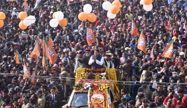 मुख्यमंत्री पुष्कर सिंह धामी के रोड शो में सड़कों पर उतरा जनसैलाब, 291 करोड़ की योजनाओं का किया लोकार्पण तथा शिलान्यास, उत्तरकाशी के इस अनूठे सांस्कृतिक वैविध्य से अभिभूत नजर आए मुख्यमंत्री