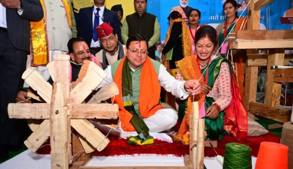 स्वयं सहायता समूहों से जुड़कर महिलायें बन रही हैं आत्मनिर्भर, मुख्यमंत्री पुष्कर सिंह धामी  बोले मातृ शक्ति के सहयोग के बिना किसी भी समाज अथवा राष्ट्र का संपूर्ण विकास नहीं हो सकता