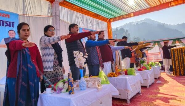 विधायक किशोर उपाध्याय की अध्यक्षता में विकसित भारत संकल्प यात्रा के तहत किया गया कार्यक्रम आयोजित