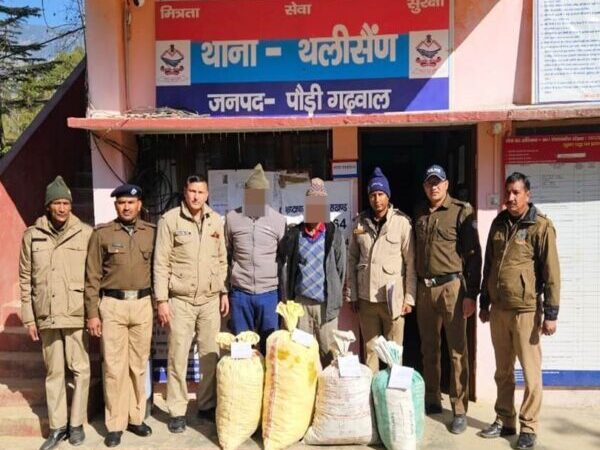 पुलिस ने दो लाख के गांजे के साथ 02 शातिर नशा तस्करों को किया गिरफ्तार