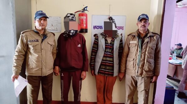 उत्तरकाशी : पुलिस ने 50 लीटर अवैध कच्ची शराब के साथ 02 को किया गिरफ्तार