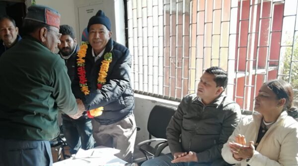 कांग्रेस कार्यकर्ताओं ने की संगठन को मजबूत करने सहित विभिन्न मुद्दों को लेकर बैठक आयोजित