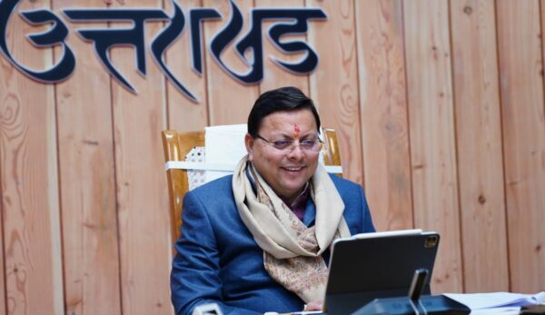 मुख्यमंत्री पुष्कर सिंह धामी ने विकसित भारत संकल्प यात्रा के तहत जनपद टिहरी गढवाल की महिला लाभार्थियों से किया संवाद