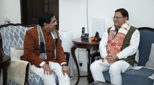 मुख्यमंत्री पुष्कर सिंह धामी ने केंद्रीय कोयला एवं खान मंत्री प्रल्हाद जोशी से की भेंट