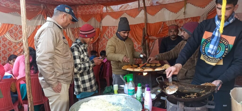 उत्तरकाशी पुलिस व बाल कल्याण समिति की संयुक्त टीम ने माघ मेले में चलाया चैकिंग अभियान