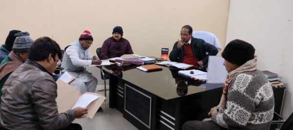 एडीएम पीएल शाह ने जनपद के समस्त मान्यता प्राप्त राजनैतिक दलों के साथ की बैठक, इस मुद्दे पर हुई चर्चा