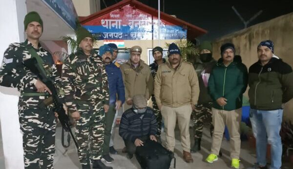 एसपी अजय गणपति के निर्दशन में नशा तस्करों पर एक ओर बड़ी कार्रवाही; बनबसा पुलिस, एसओजी एवं एसएसबी की संयुक्त टीम ने 09 किलोग्राम से अधिक गांजा के साथ 01 तस्कर को किया गिरफ्तार