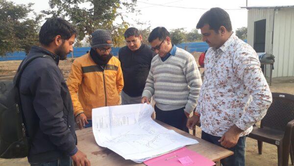 नगर आयुक्त शैलेंद्र सिंह नेगी ने लालपानी में निर्माणाधीन ट्रेंचिंग ग्राउंड प्लांट का किया निरीक्षण, दिए निर्देश