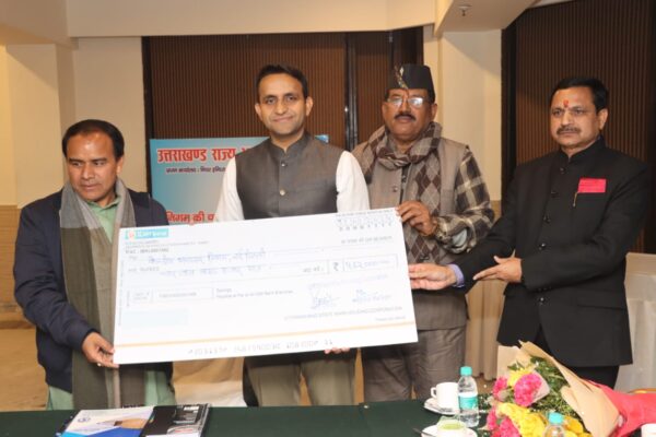 राजकीय भंडारण निगम के गोदामों में लगायें जाएंगे सोलर पैनल – सहकारिता मंत्री डॉ. धन सिंह रावत