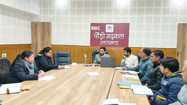 डीएम डॉ. आशीष चौहान ने जनपद में मुख्यमंत्री पुष्कर सिंह धामी के प्रस्तावित भ्रमण व परिसंपत्ति को लेकर ली बैठक, दिए निर्देश