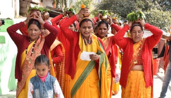 पंचम केदार धाम कल्पेश्वर में राम मंदिर को लेकर की गई स्तुति, भरकी गांव की महिलाओं ने निकाली दिव्य कलश यात्रा, मंदिर में साफ सफाई के साथ गाए राम भजन