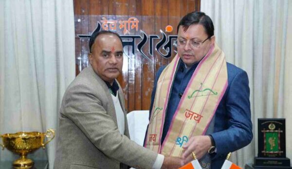 सुभारती अस्पताल के विशेषकार्य अधिकारी बलवंत सिंह बोहरा ने मुख्यमंत्री पुष्कर सिंह धामी से की शिष्टाचार भेंट, 28 जनवरी को होने वाले कार्यक्रम के लिए दिया निमंत्रण
