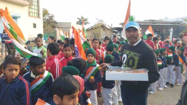 उत्तराखंड : गणतंत्र दिवस पर ग्रामीणों ने की अनोखी पहल, सरकारी स्कूलों में ज्यादा बच्चों का एडमिशन कराने का संकल्प