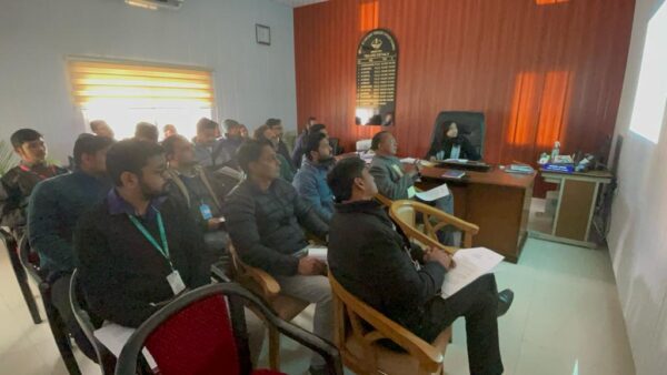 लोकसभा चुनाव को लेकर व्यय अनुवीक्षण प्रकोष्ठ की बैठक हुई आयोजित, व्यय अनुवीक्षण प्रकोष्ठ नोडल अधिकारी ने बैंक अधिकारियों को दिया प्रशिक्षण