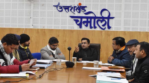 जिला निर्वाचन अधिकारी ने लोकसभा चुनाव की तैयारियों को ली अधिकारियों की बैठक, निर्वाचन कार्यो को त्रुटि रहित एवं समयबद्धता के साथ पूर्ण करने के दिए निर्देश
