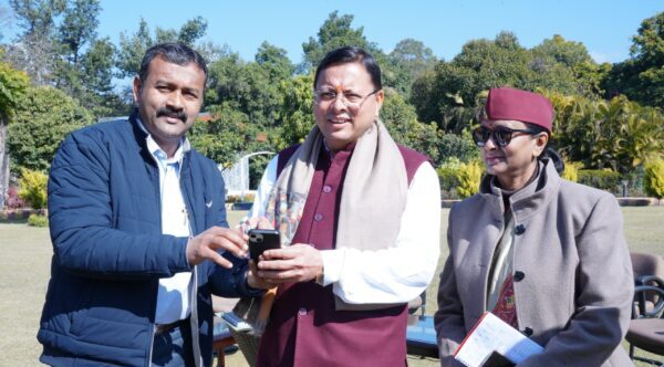 मुख्यमंत्री पुष्कर सिंह धामी ने भूपेन्द्र बसेड़ा के गीत ‘‘आ रहा है यू.सी.सी.’’ का किया विमोचन