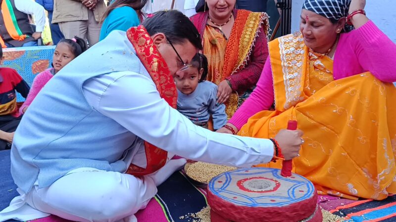 गांव चलो अभियान के तहत फागपुर गांव पहुंचे मुख्यमंत्री पुष्कर सिंह धामी, आम जनता की सुनी समस्याएं, की कई घोषणाएं