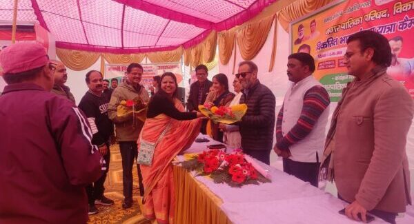 विकासनगर स्थित नगर पालिका परिसर में आयोजित हुआ विकसित भारत संकल्प यात्रा कार्यक्रम, विधायक मुन्ना सिंह चौहान ने कहा – सबके सहयोग से ही विकसित होगा भारत