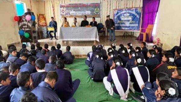 छात्राओं को पैरामेडिकल कोर्स की दी जानकारी