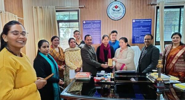 वाणिज्य परिषद के तत्वाधान में तत्क्षण वाद – विवाद प्रतियोगिता का हुआ आयोजन