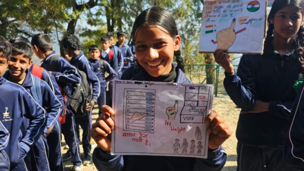 मतदान आपका अधिकार, छात्र-छात्राओं ने दिया संदेश; पौड़ी जिले के शिक्षण-प्रशिक्षण संस्थानों में आयोजित हुए मतदान जागरुकता कार्यक्रम
