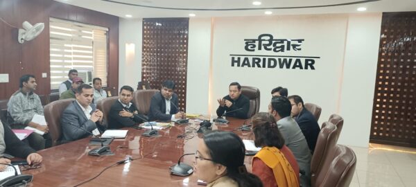 डीएम धीराज सिंह गर्ब्याल ने की पीएम किसान सम्मान निधि योजना की समीक्षा, दिए यह निर्देश