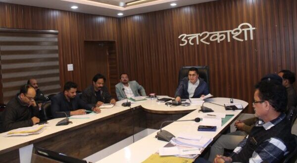 डीएम डॉ. मेहरबान सिंह बिष्ट ने लोकसभा चुनाव की तैयारी को लेकर ली बैठक, कहा – निर्वाचन कार्यों में देरी और लापरवाही को नही किया जाएगा बर्दाश्त