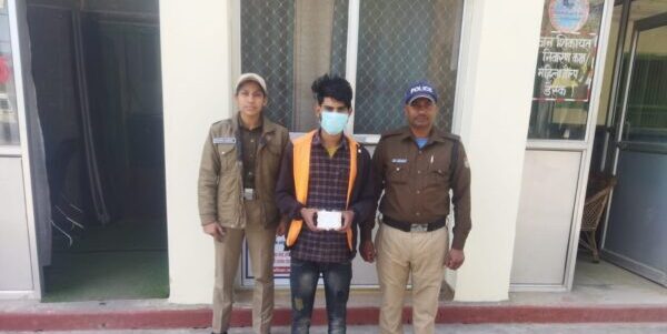 एसपी अजय गणपति के निर्देशन में ड्रग तस्करों पर लगातार कार्यवाही जारी, टनकपुर पुलिस ने सालबनी जंगल के पास से 03.15 ग्राम अवैध स्मैक के साथ कम्मू को किया गिरफ्तार