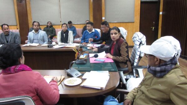 डीएम अनुराधा पाल ने निर्वाचन व्यवस्थाओं से जुड़े सभी नोडल अधिकारियों की ली बैठक, दिए आवश्यक दिशा निर्देश