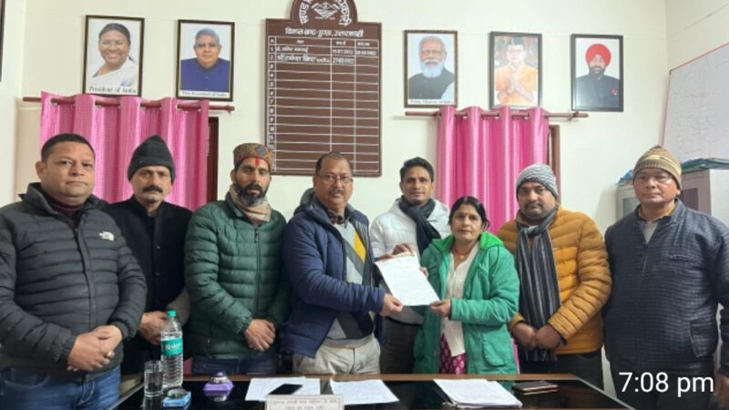 विकासखंड डुंडा के ग्राम प्रधानो ने दो सूत्रीय मांग को लेकर मुख्यमंत्री को भेजा ज्ञापन