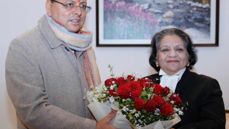 उत्तराखंड :  राज्यपाल ने चीफ जस्टिस रितु बाहरी को दिलाई शपथ