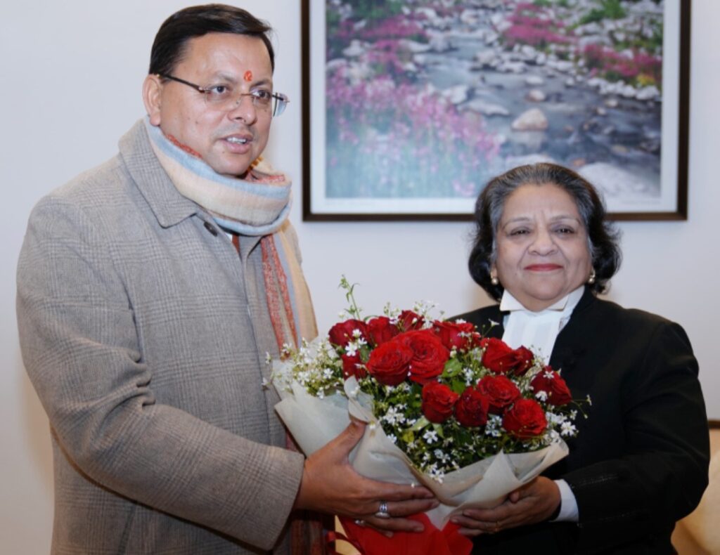 उत्तराखंड :  राज्यपाल ने चीफ जस्टिस रितु बाहरी को दिलाई शपथ