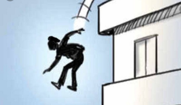 कोटद्वार : स्कूल के तीन मंजिला बिल्डिंग से गिरी छात्रा, गंभीर रूप से घायल, हायर सेंटर रैफर