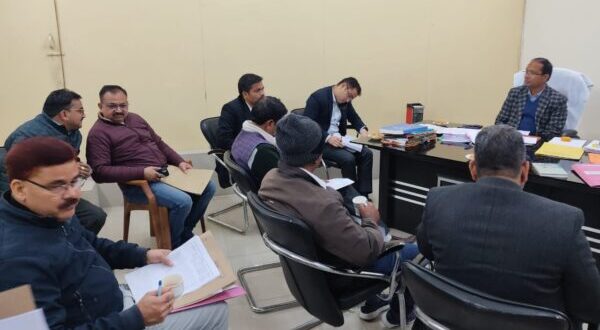 एडीएम पीएल शाह की अध्यक्षता में लोक सभा चुनाव के मतदेय स्थलों के सम्बन्ध में राजनीतिक पार्टियों के पदाधिकारियों एवं निर्वाचन रजिस्ट्रीकरण अधिकारियों के साथ बैठक आयोजित, दिए निर्देश