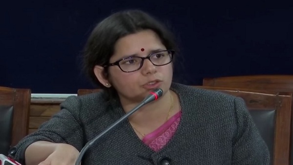 उलट पड़ी कट्टरपंथियों की चाल, डीएम वंदना को जनता का विश्वास
