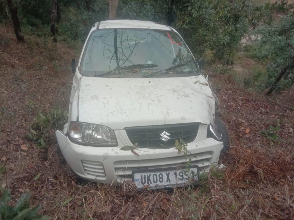 चमोली : कर्णप्रयाग-ग्वालदम हाईवे पर कार दुर्घटनाग्रस्त, पीपलकोटी निवासी दंपत्ति घायल