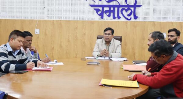 चमोली : उप जिला निर्वाचन अधिकारी ने नेटवर्क कनेक्टिविटी को लेकर दूर संचार कंपनियों के साथ की बैठक, दिए निर्देश