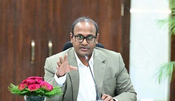 मुख्य निर्वाचन अधिकारी डॉ. बीवीआरसी पुरुषोत्तम ने की स्टेट नोडल अधिकारियों के साथ बैठक, सकुशल निष्पक्ष निर्वाचन संपन्न कराने को लेकर विभागों को विस्तृत कार्ययोजना तैयार करने के निर्देश, जिला और स्टेट कंट्रोल रूम को तत्काल एक्टिव करते हुए शुरू किया जाए ड्राई रन