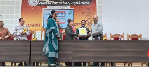 राजनीति विज्ञान विभाग में विभागीय परिषद की अध्यक्ष बनी श्वेता