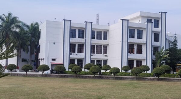 IHMS के 16 छात्रों को मिला होली का तोहफा, हुआ कैपस सलेक्‍शन
