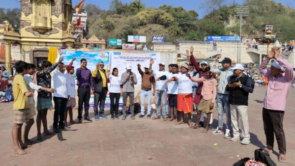 गंगा स्वच्छता पखवाड़ा के अंतर्गत हरकी पैड़ी पर चलाया स्वच्छता अभियान