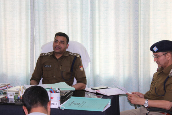 उत्तरकाशी : सीओ प्रशान्त कुमार ने पुलिस पेंशनर्स के साथ मीटिंग कर कुशल क्षेम जानी