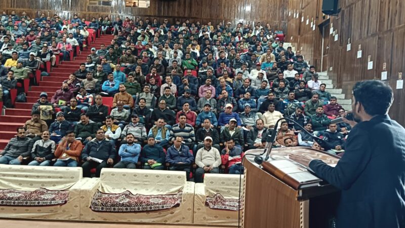पौड़ी गढ़वाल : ईवीएम व वीवीपैट प्रशिक्षण से 09 अधिकारी रहे अनुपस्थित, कारण बताओ होगा नोटिस जारी