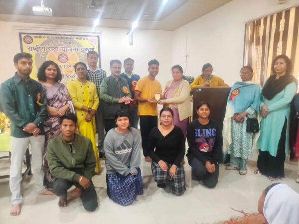 रंगारंग कार्यक्रमों के साथ हुआ राष्ट्रीय सेवा योजना के विशेष शिविर का समापन