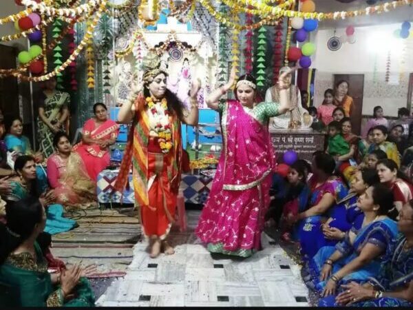 धूमधाम से मनाया गया होली महोत्सव
