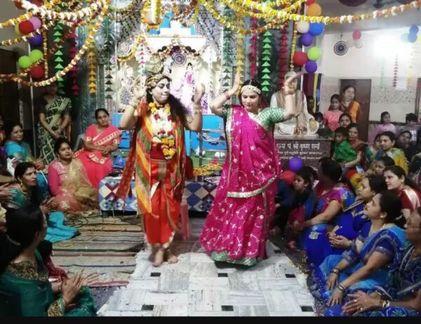 धूमधाम से मनाया गया होली महोत्सव