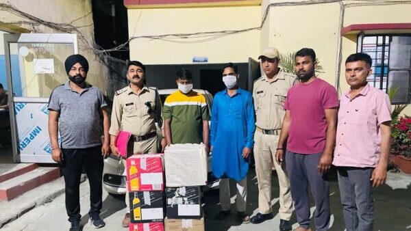 एसपी अजय गणपति का नशा तस्करों पर कड़ा प्रहार, जनपद चम्पावत पुलिस ने कैसिनों में शराब तस्करी कें नेटवर्क को किया ध्वस्त