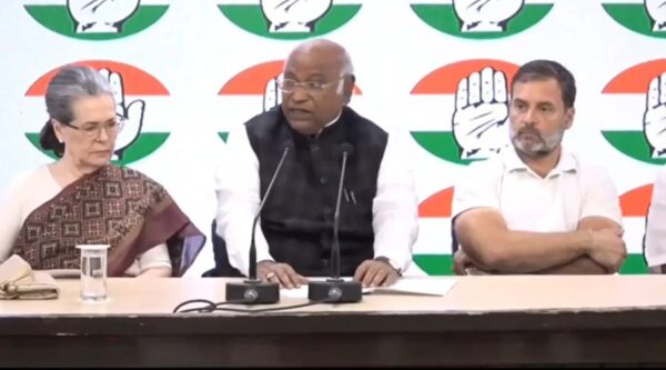 अकाउंट फ्रीज, चुनाव कैसे लड़ेगी कांग्रेस, सोनिया गांधी बोलीं : डरने वाले नहीं